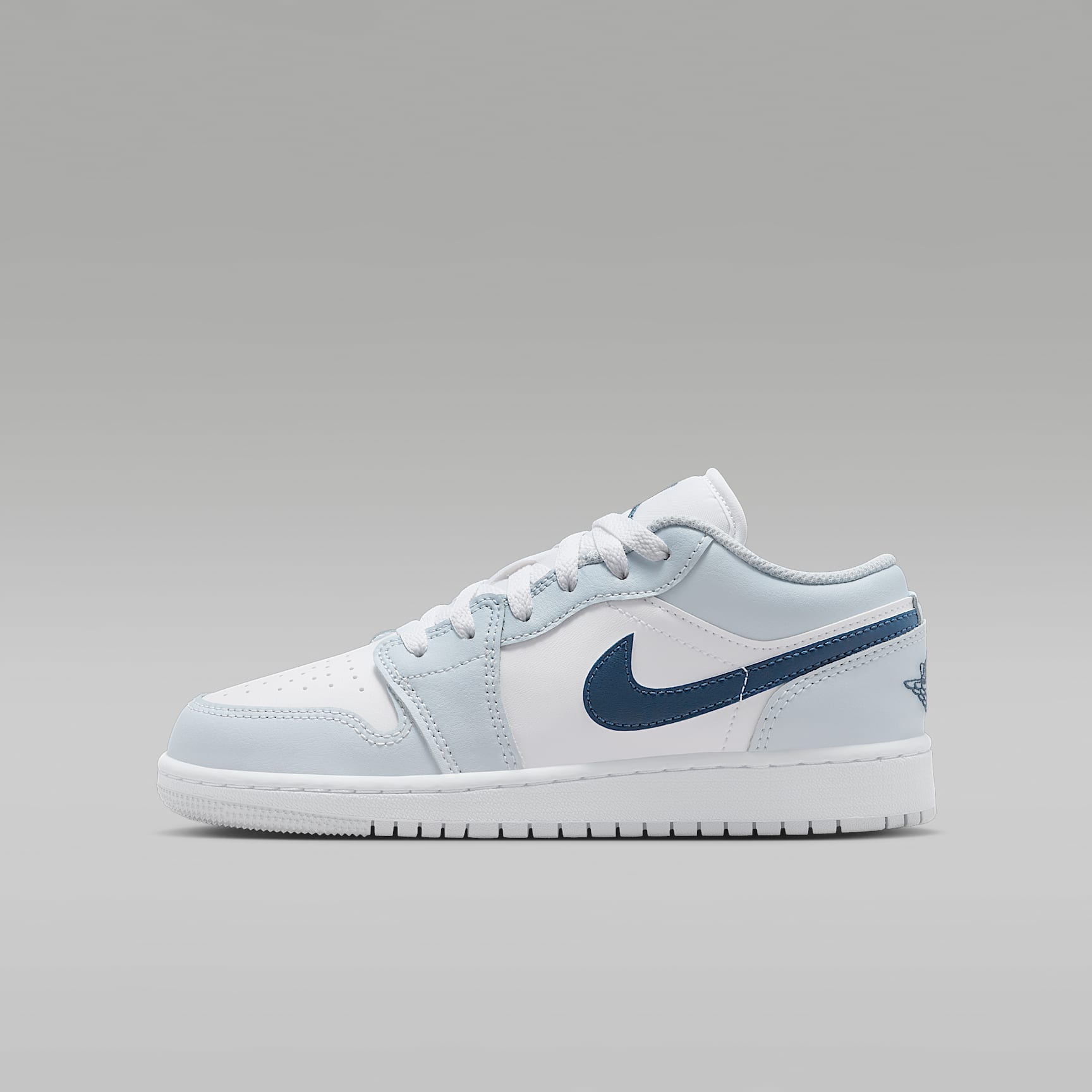 Air Jordan 1 Low Older Kids' Shoes. Nike SI
